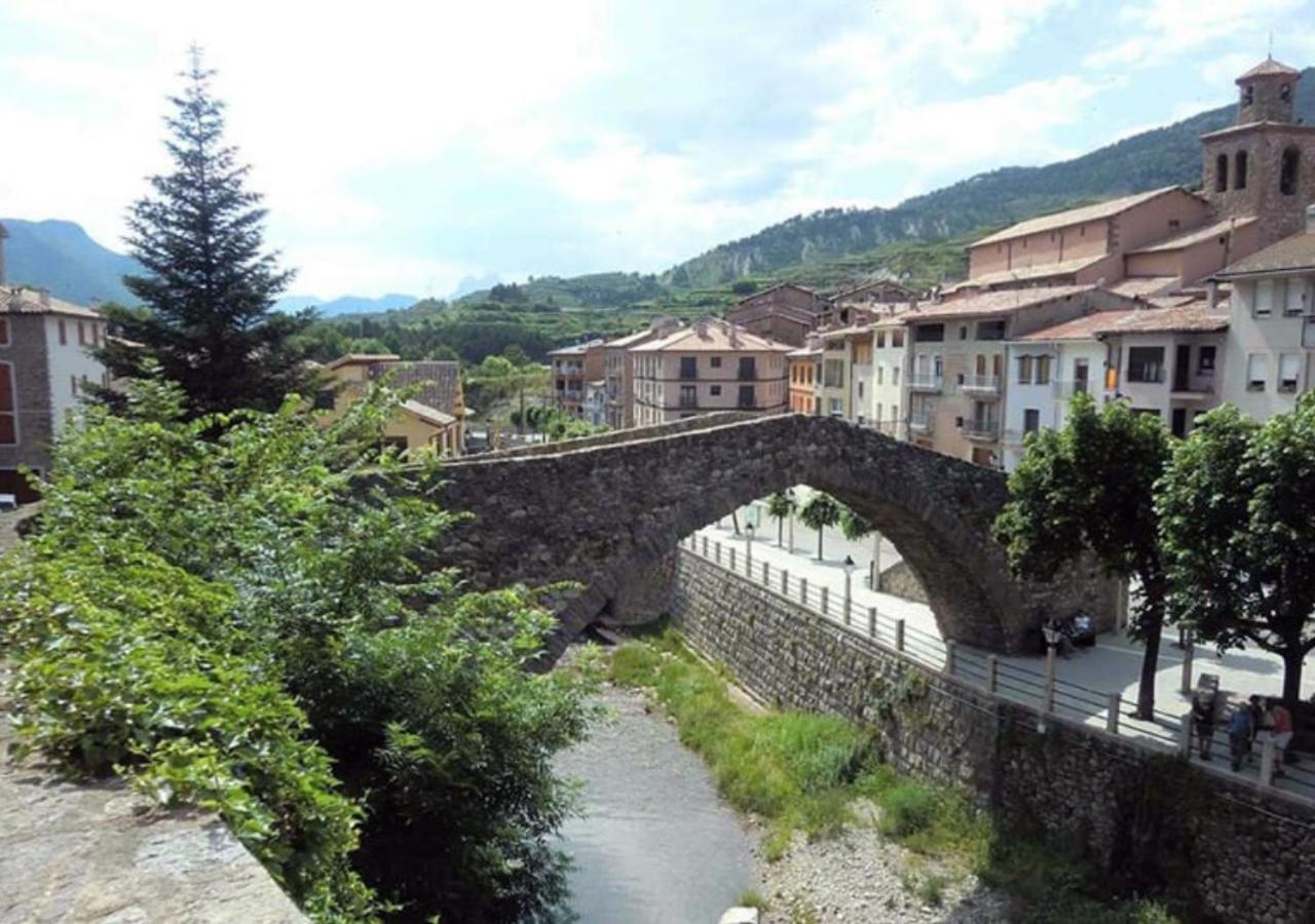 Con Encanto En El Pirineo *